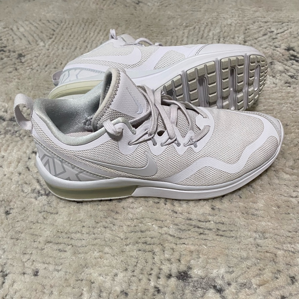 Nike Women’s Air Max Fury Sz 8 White Gray Pink Running Shoes Sneakers AA5740-100